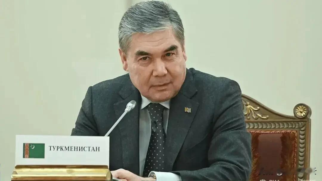 中国邀请来访的邻国民族领袖，二十年时间由政府高官成为国家精神领袖的传奇人生。
3