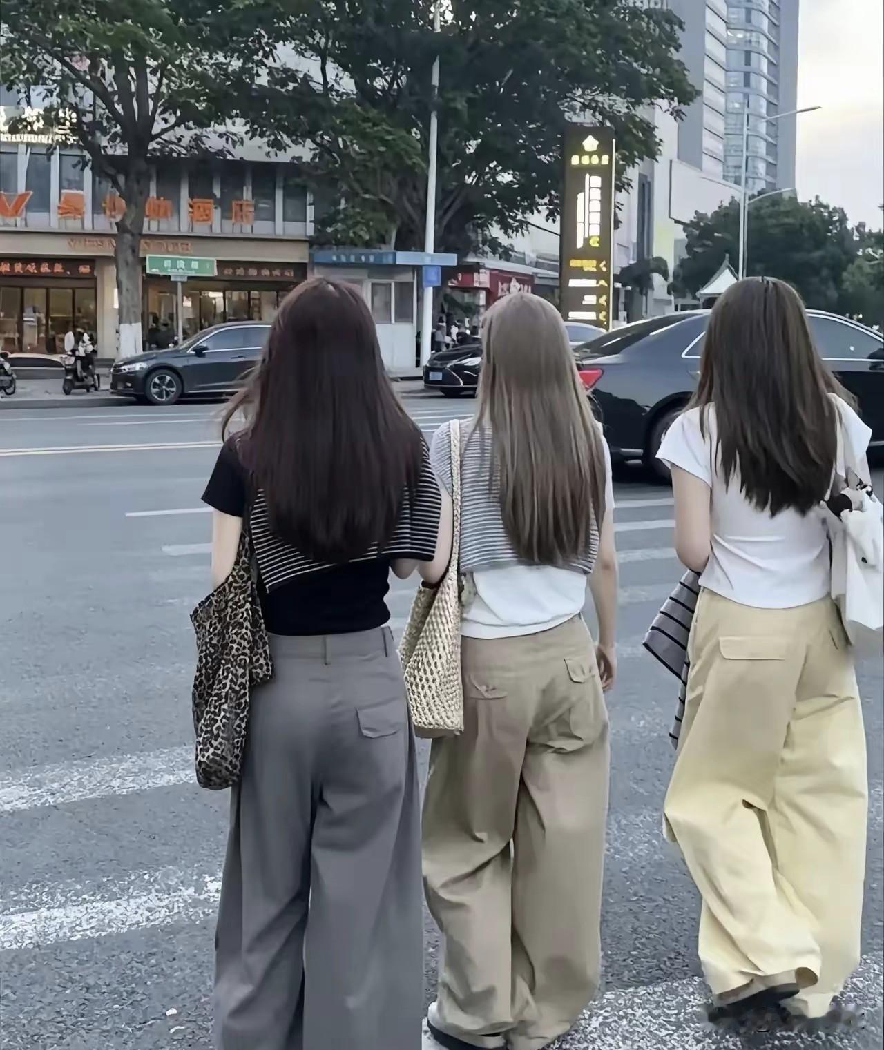夏日生活打卡季今天流行阔腿裤？这是扫地裤吧！