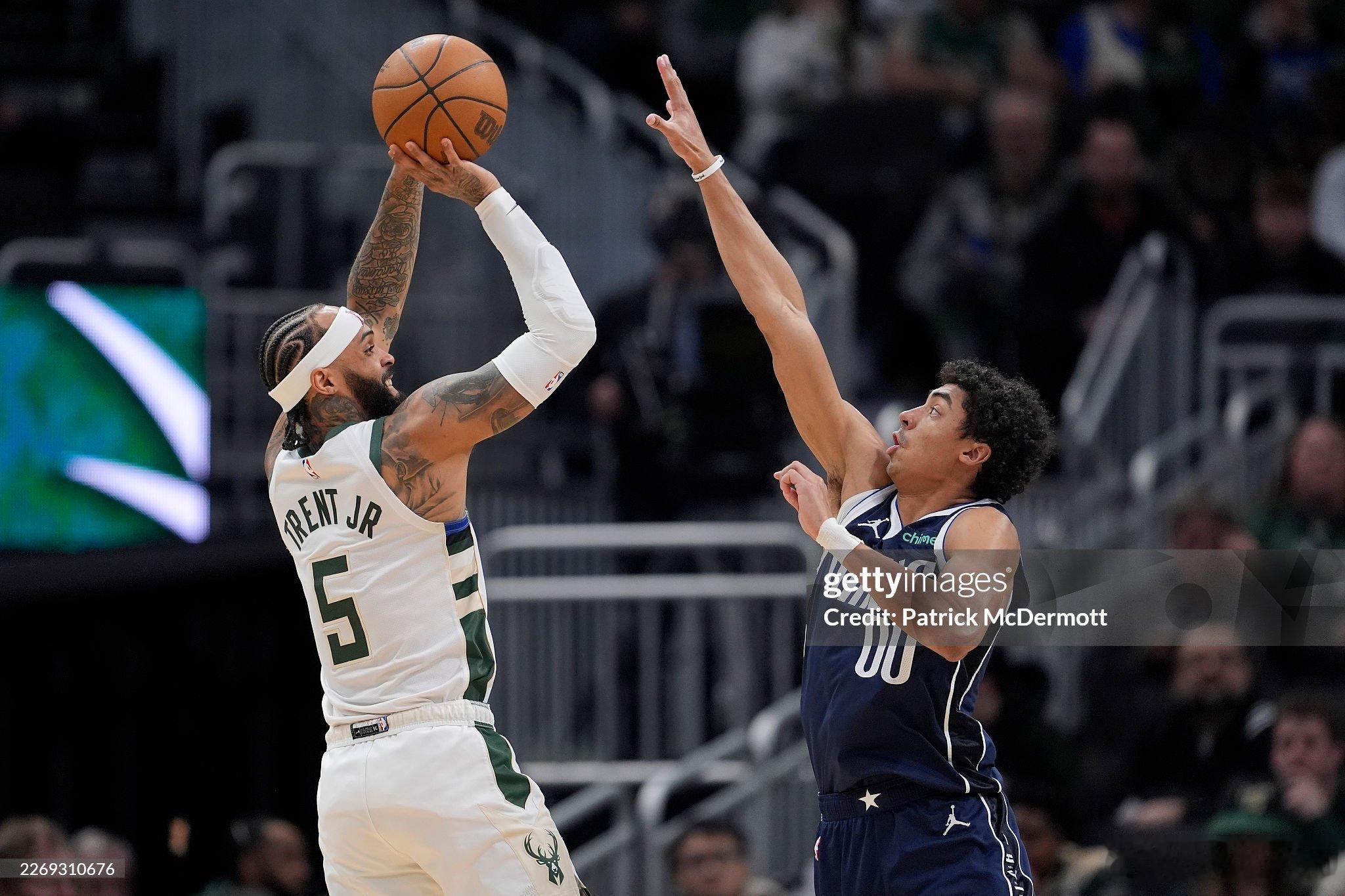 MFFL 来自Shams的消息。特伦特与雄鹿完成续约，4年6400万。MFFL文