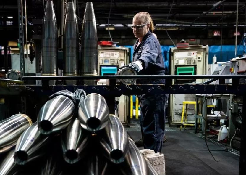 美军武器急需补充库存之际，中方果断宣布稀土涨价，这下白宫傻眼了！

据彭博社报道