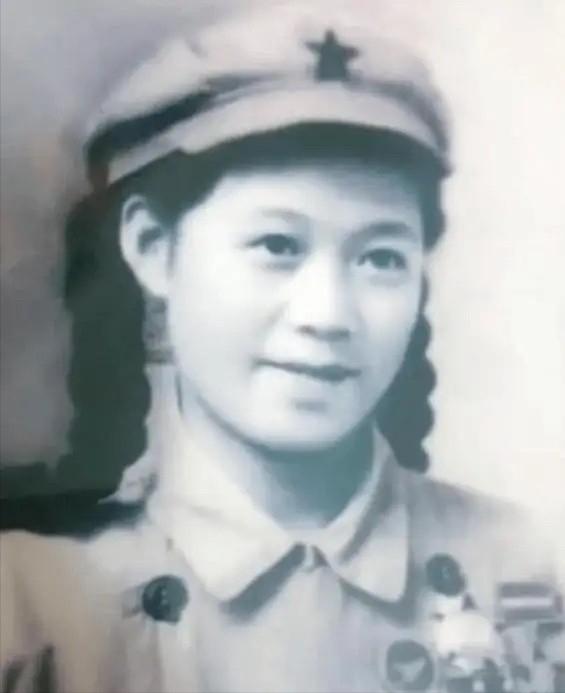 “上甘岭战役”伤员救治所里，一个遍体鳞伤的排长因尿不出来尿，憋得脸色通红，一直呻