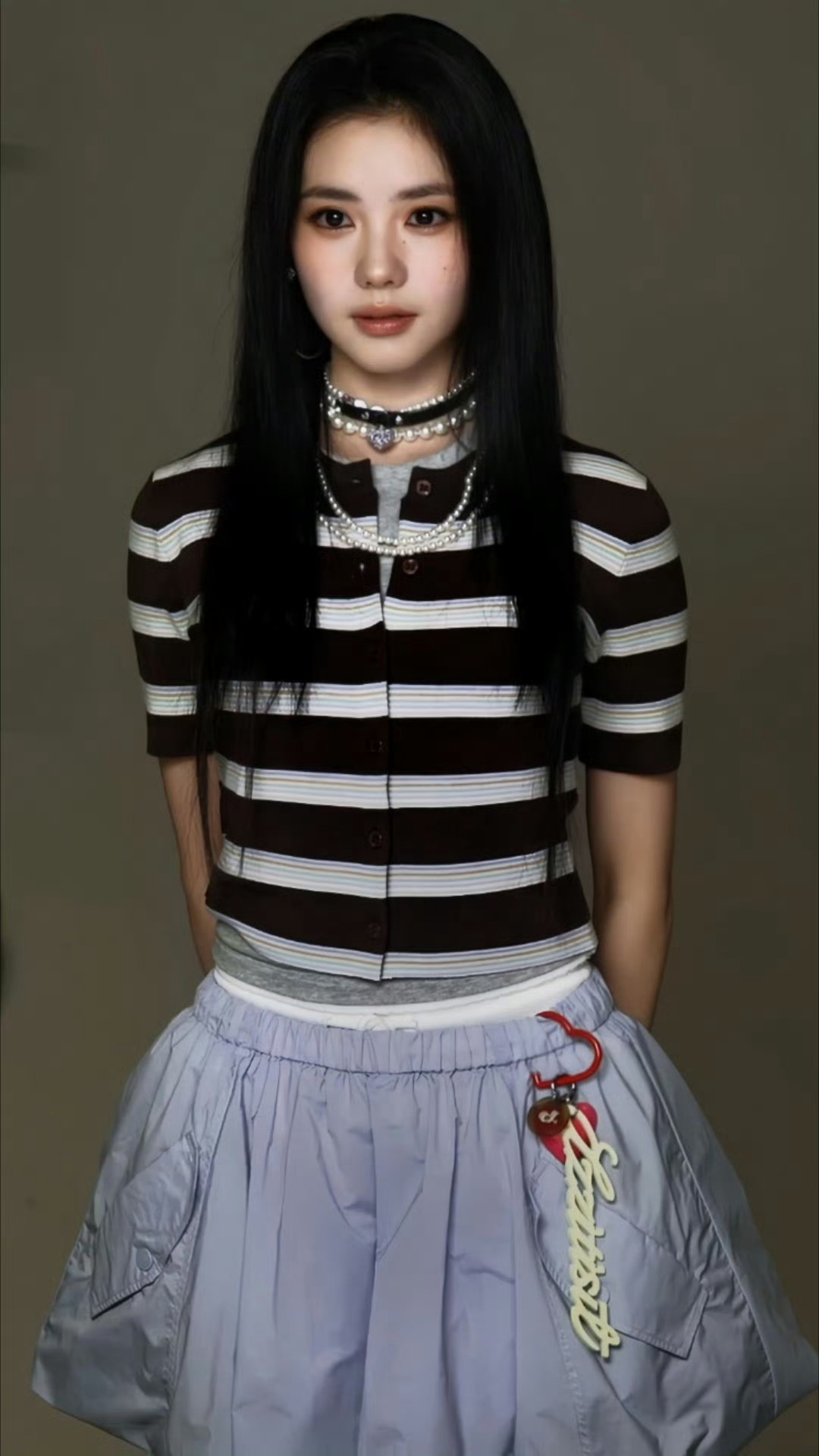 你们谁懂我看到这张存子的震撼 好希望用这个妆造拍一部小妞电影….. 