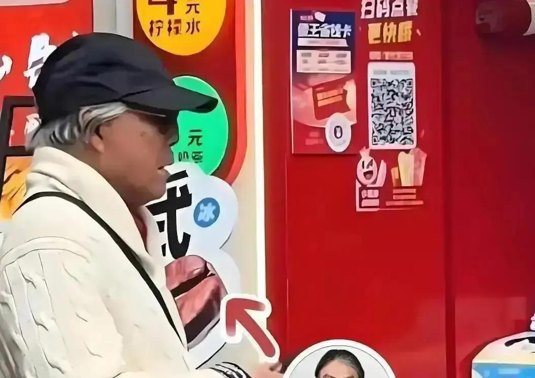 78岁霍震霆戒奶茶，只因儿媳一句话
 
郭晶晶把奥运战术搬进厨房。盐油糖全上秤，