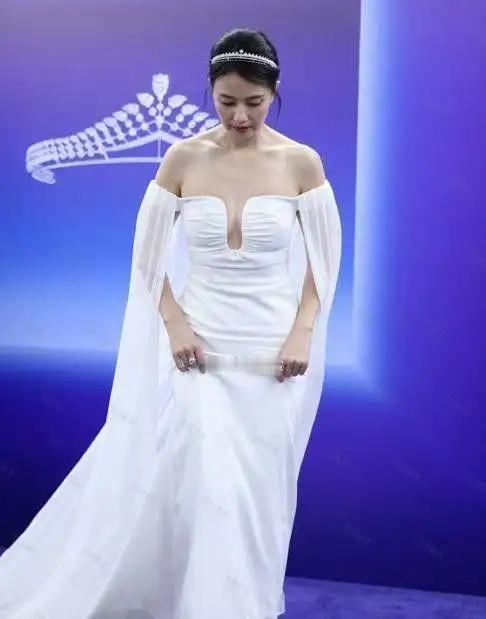 我的今日状态：💰期待暴富
我这里的天气：🌤️多云