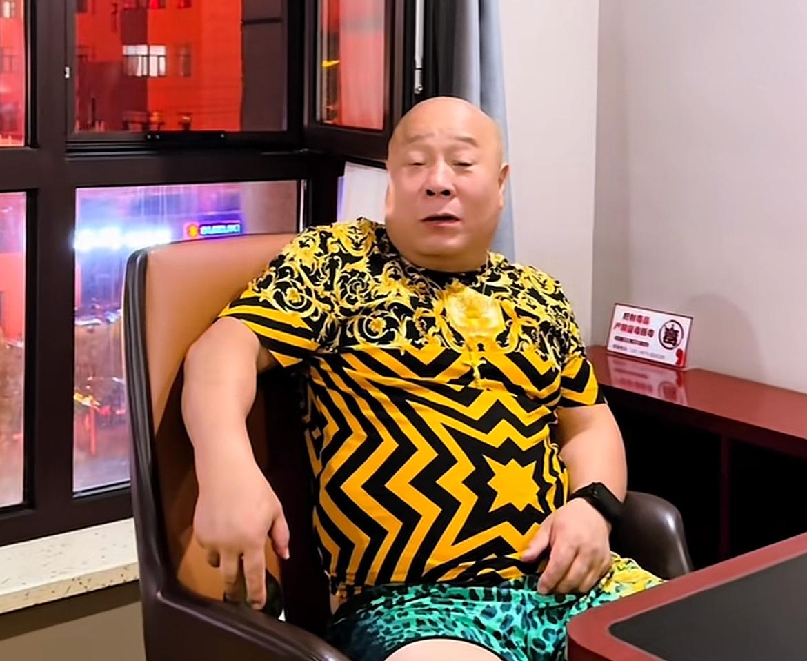 “北京宝哥”李宝敏这次糗大了，接小五的视频没了
胖头鱼再次喊话其兑现承诺：赠予8