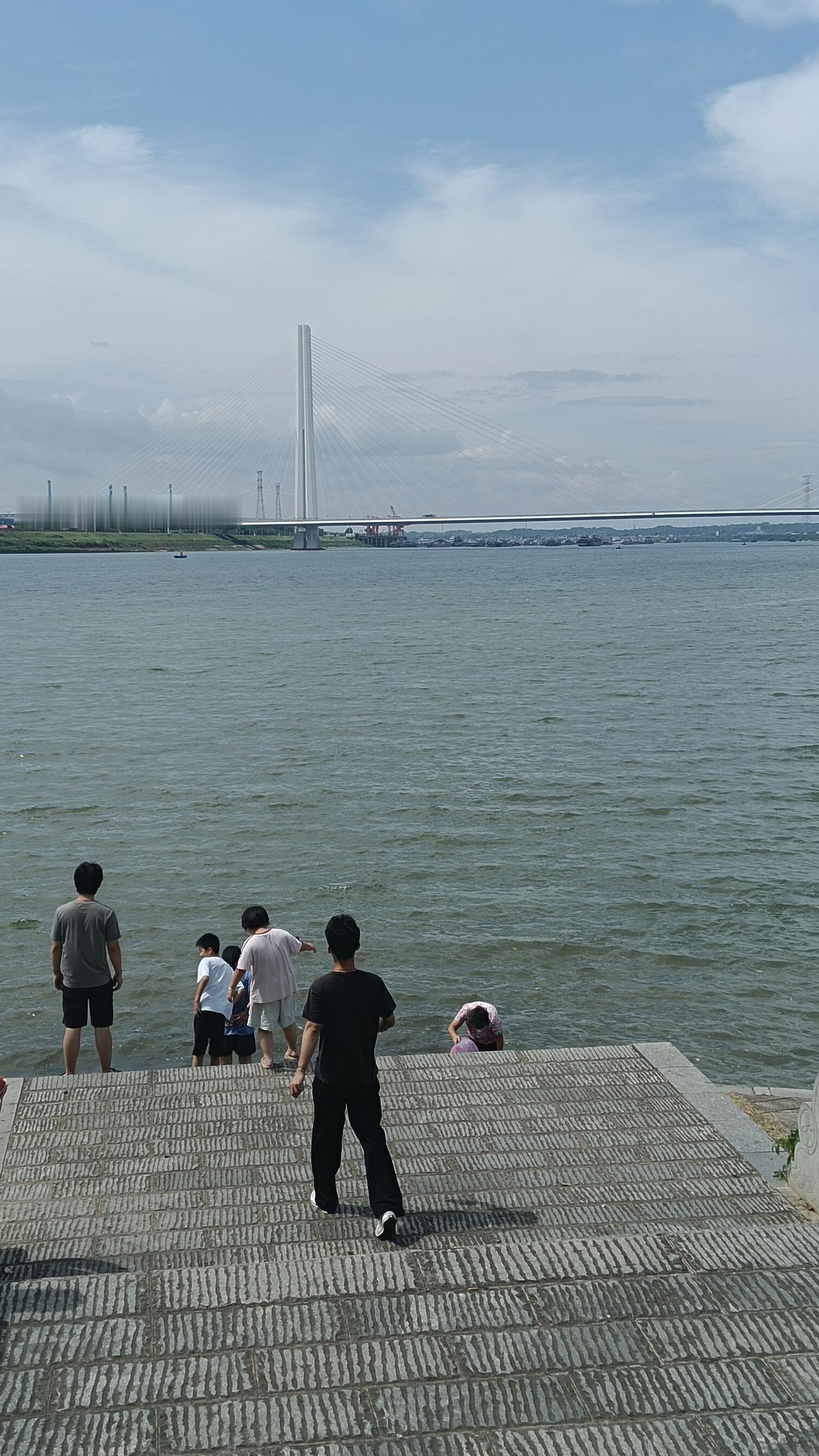 夏日生活打卡季极目楚天舒