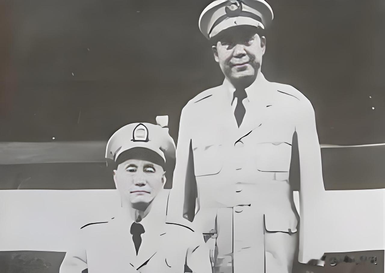 1949年，蒋介石下令把青岛炸成废墟。刘安祺接了命令，嘴上没说什么，转头却把亲信