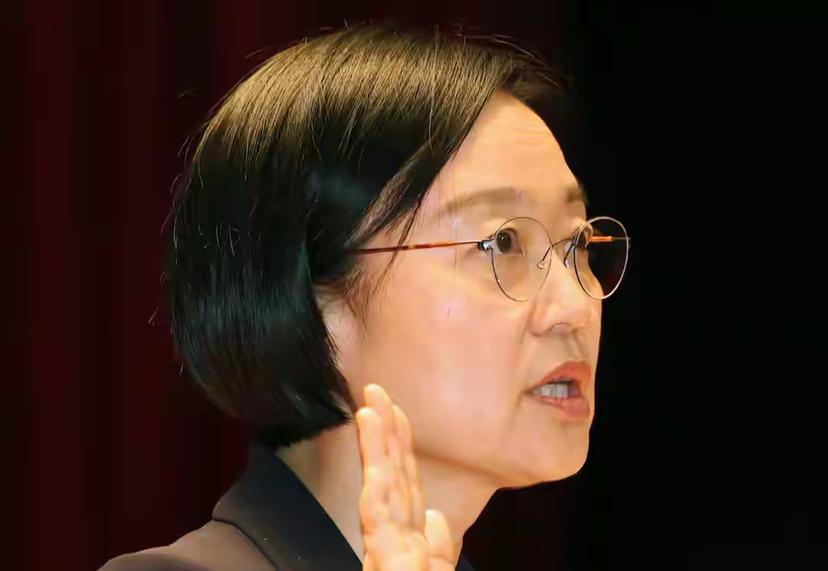 新官上任三把火！韩国女总理当众承诺：将建设"不可替代的韩国"

韩国国务总理韩成