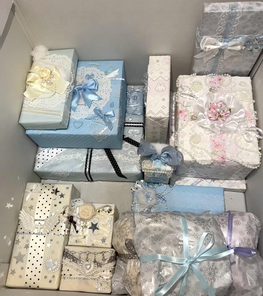 原来送礼物还有这么多小巧思送礼不只是简单挑选一件物品，藏在背后的用心才最打动人，