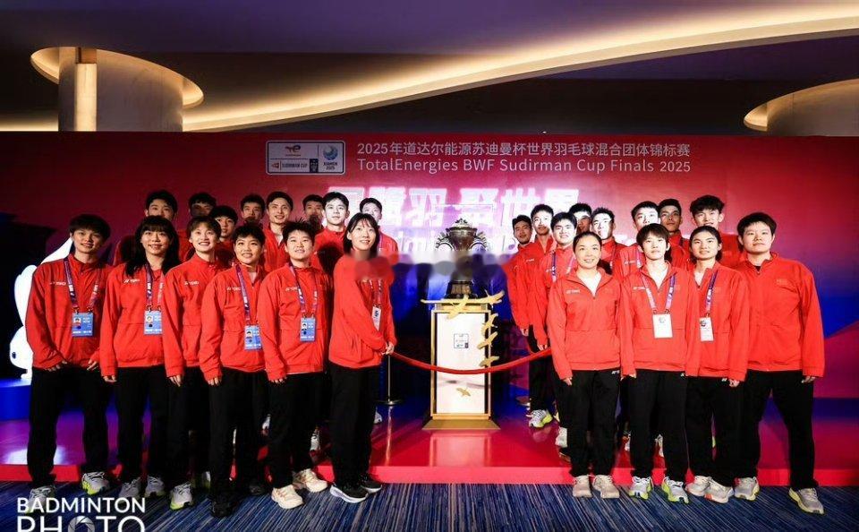 苏杯中国vs日本阵容千言万语汇成一句话，中国队加油[努力] ​​​