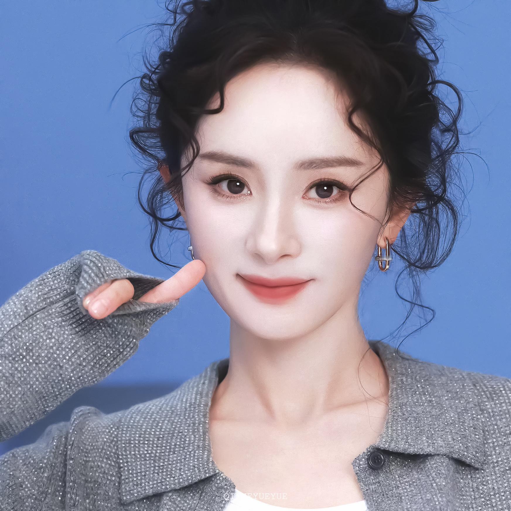 羊毛小卷卷🐑谁给杨幂做的发型杨幂 ​​​