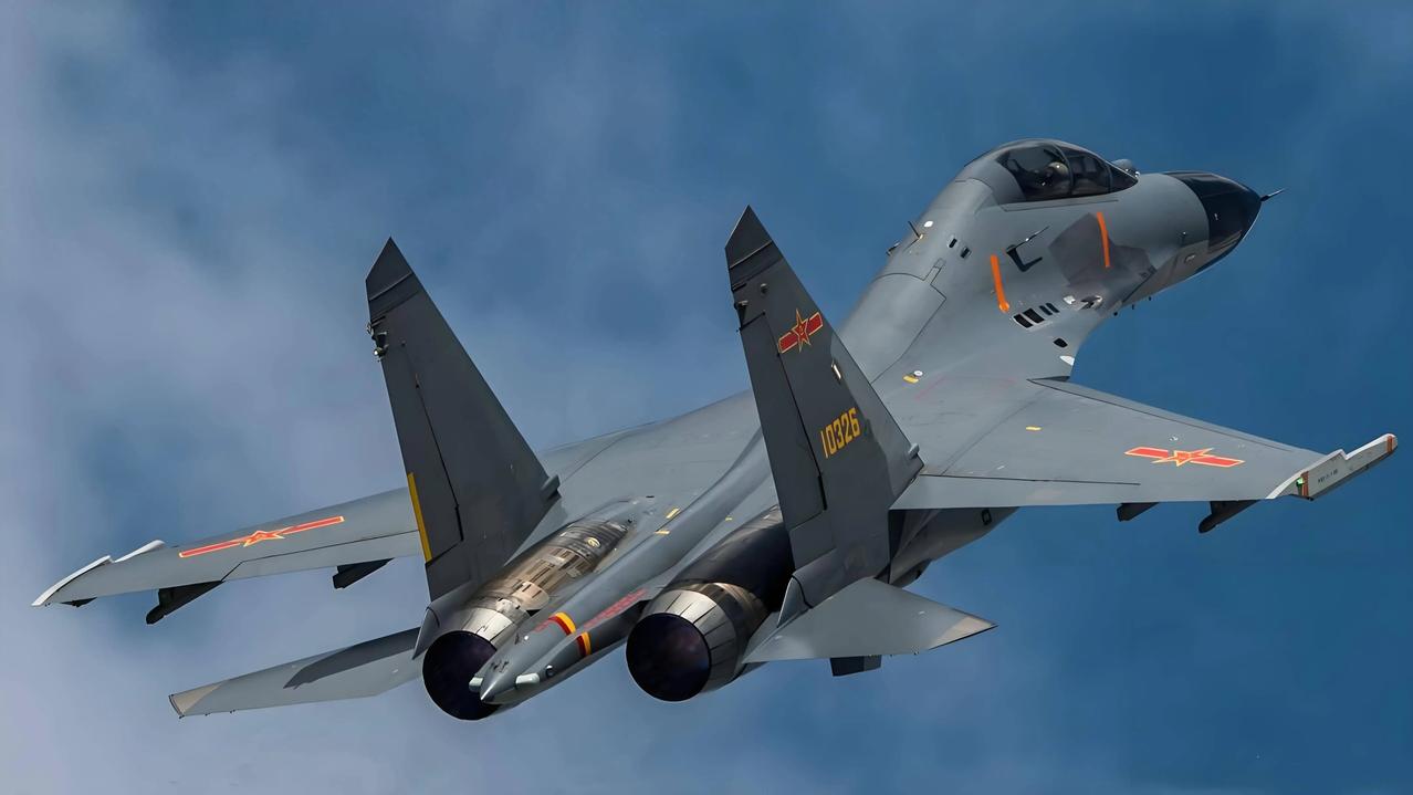 大年初二，正当咱们阖家团圆的时候，美军十架F-16战机从驻韩美军乌山基地直扑黄海