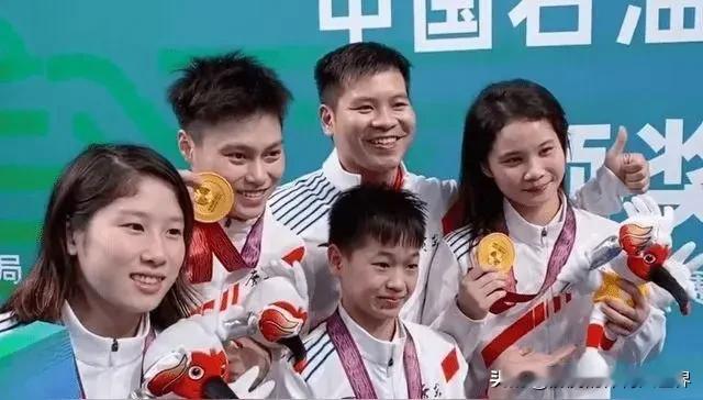 第十五届全运会各大城市金牌排行榜：

1、青岛—26金14银29铜
2、上海—2