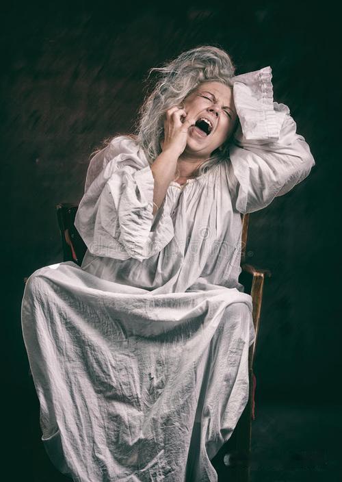 脾气暴躁的女人
30岁了，张阿姨给我介绍了个女朋友，第一次见面，姑娘打扮得体，长
