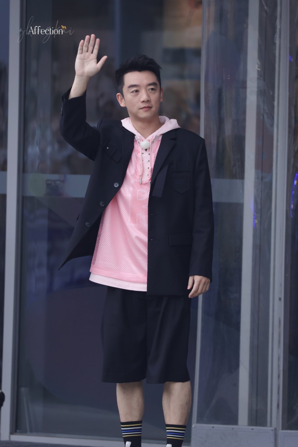 #郑恺苗苗结束韩国度假回国了##郑恺[超话]#好久不见啊郑恺，看起来状态真不错，