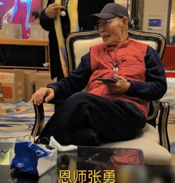 刘晓庆在北京举办“从影50周年庆友汇”，繁花团成员竟然无人到场支持！

就在12