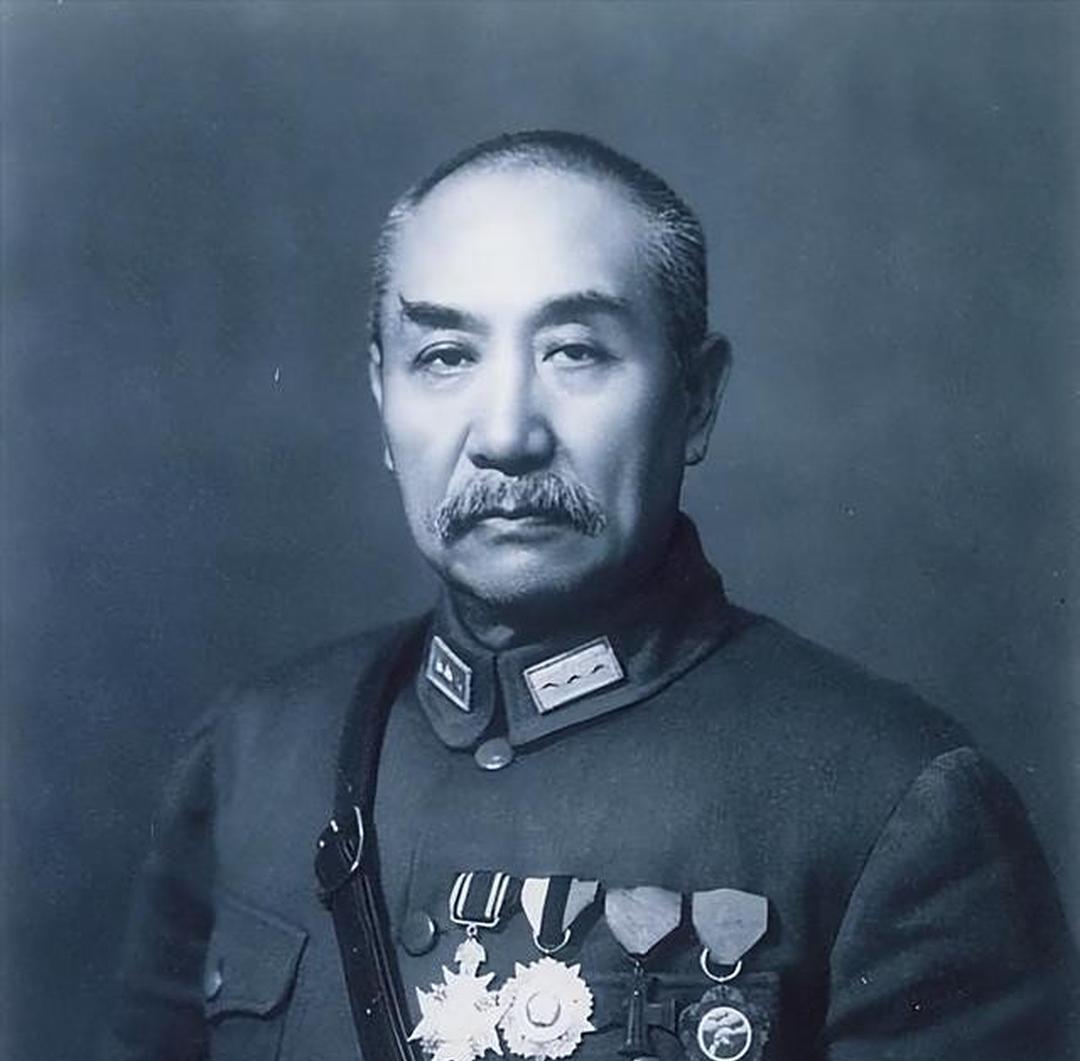 1945年10月，阎锡山下令将侍从秘书李蓼源带去荒郊外活埋，执行命令的师长犹豫了