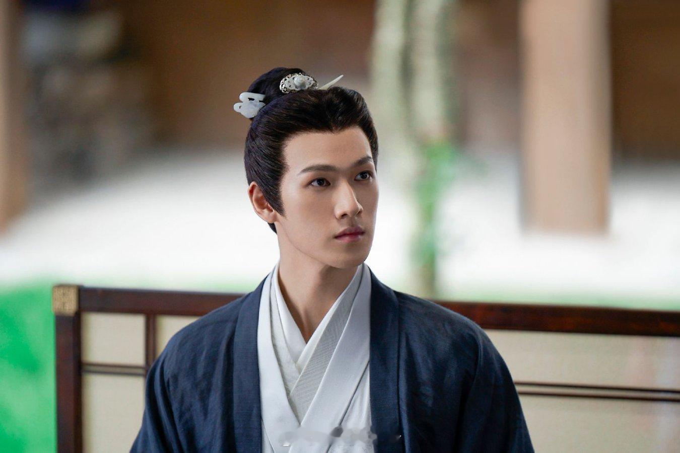 李昀锐VS李昀锐VS李昀锐李昀锐一步一步到一部一部 以前是“选秀遗珠”，现在是“