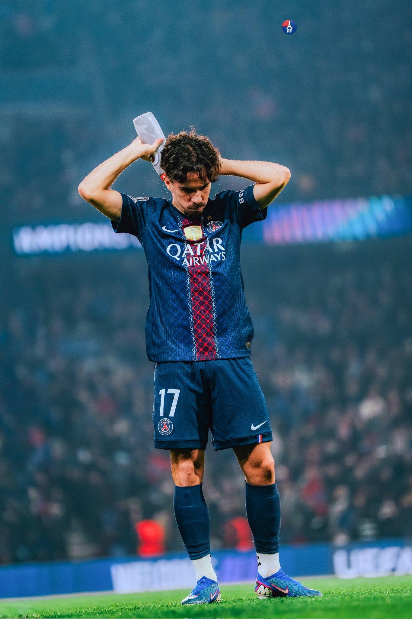 欧冠  🚨内部承认，维蒂尼亚最近几周的表现有所下降。这位葡萄牙大师在比赛中的影