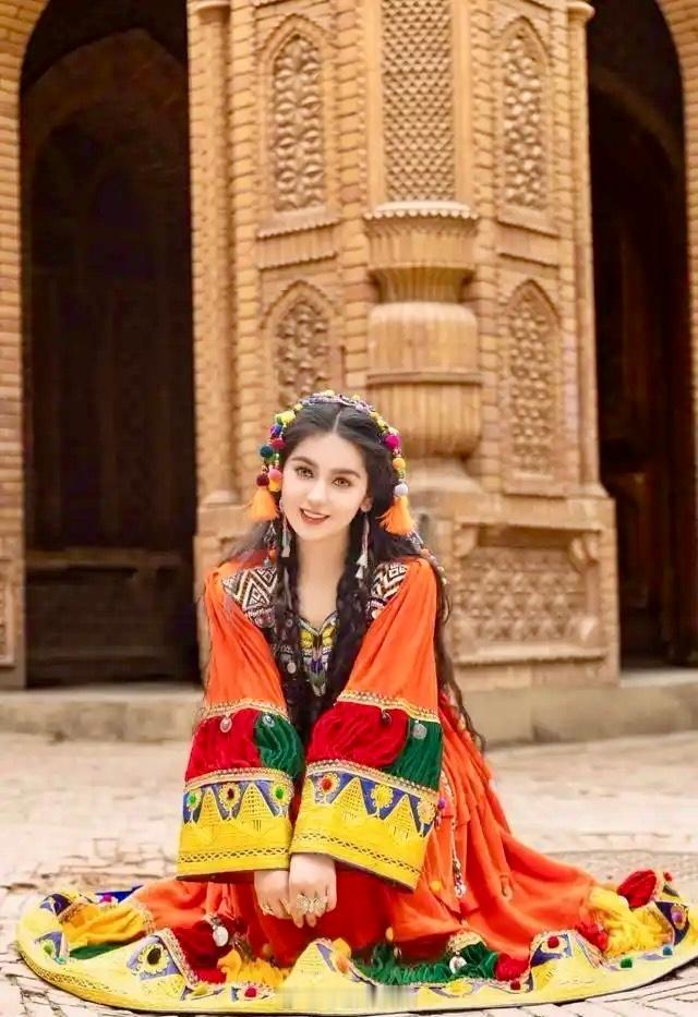 简直让人很难想象，他们国家怎么会有这么荒唐的做法！阿富汗塔利班教育部长内达·穆罕