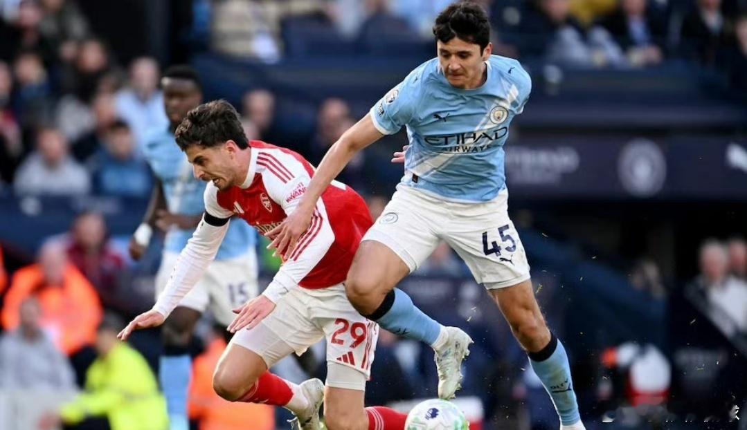 争冠白热化阶段，詹俊直击英超双雄软肋：客场硬仗极易意外丢分，阿森纳难以摆脱得分困