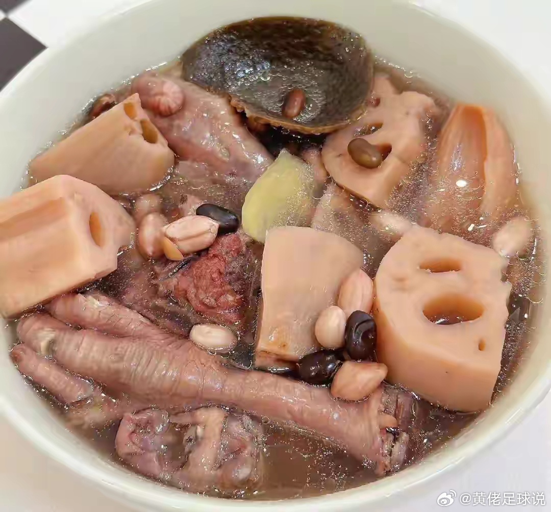 生活手记莲藕花生鸡爪汤 