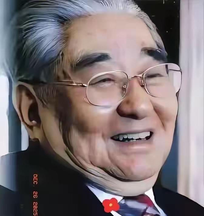 这位老同志堪称一级演员，演技甩职业演员八条街！生前嘴上全是风骨，痛骂铜臭满身、狠