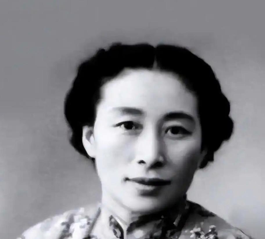 傅涯晚年赴台前向子女坦白：世人皆知她是陈赓遗孀，却不知她此行真正要见的，是海峡对