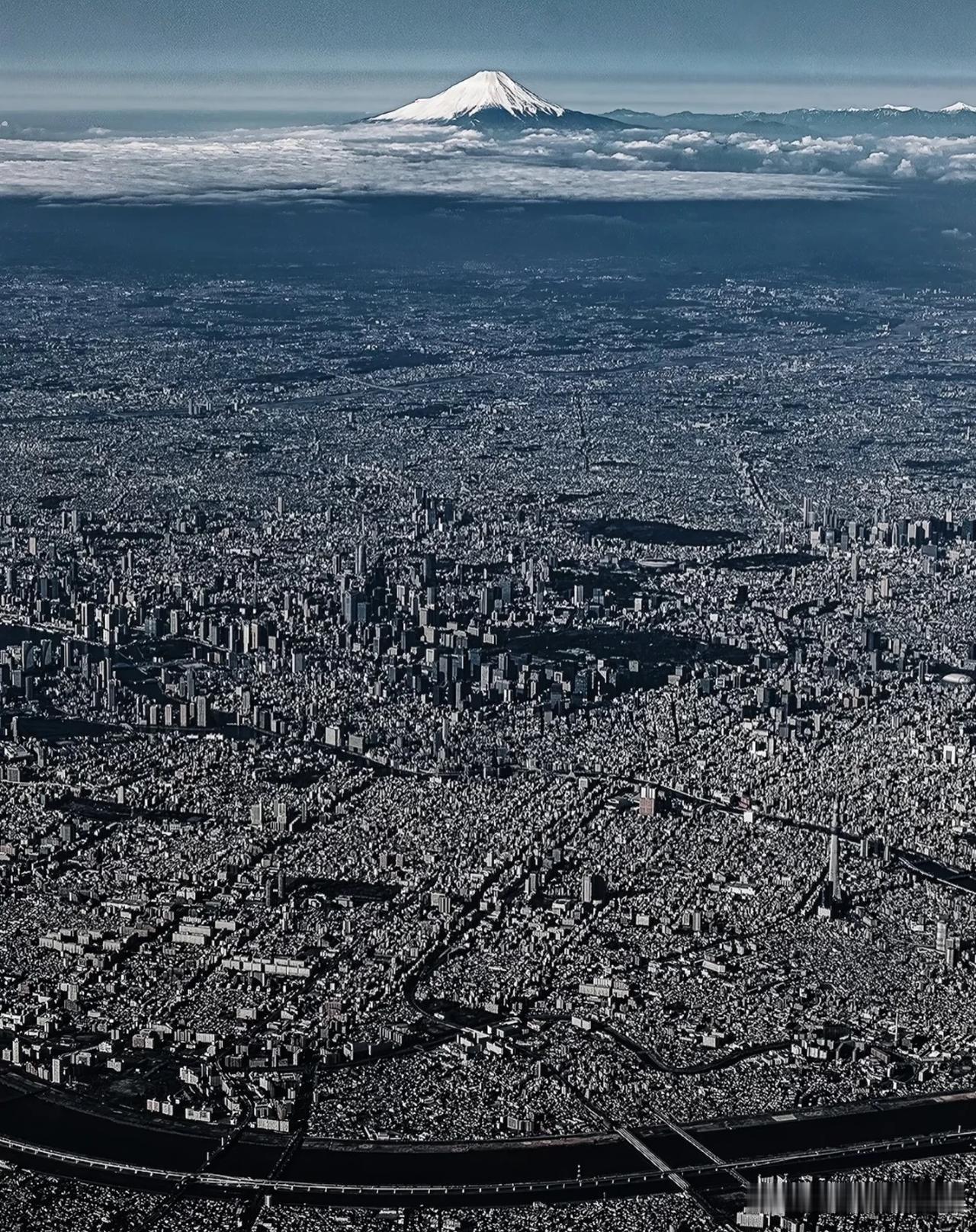 这是东京的全貌，给你的第一反应是什么。