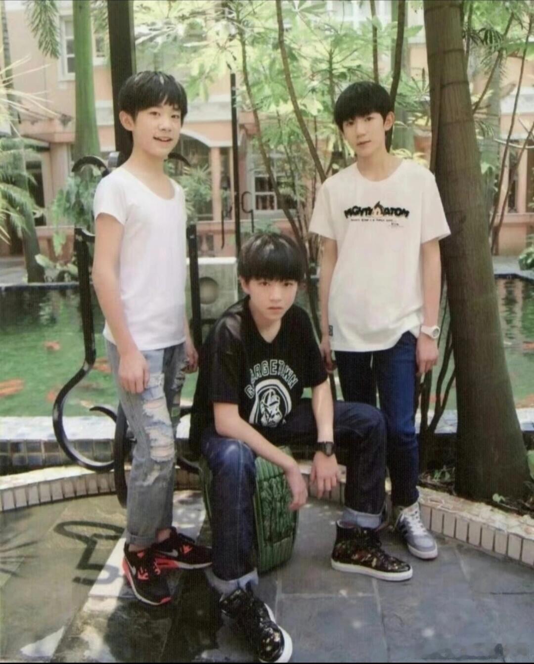 TFBOYS[超话]   分享一下你没见过的TFBOYS照片王俊凯｜王源｜易烊千