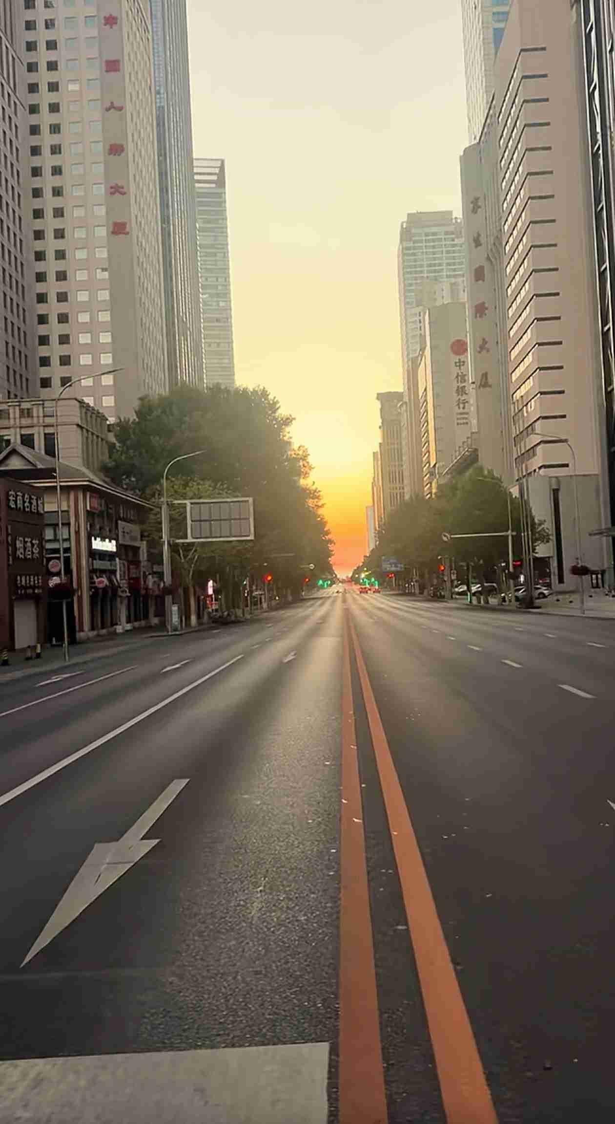 我的今日状态：😁轻松愉快
我这里的天气：☀️晴天

时光不知觉，一晃到新秋！