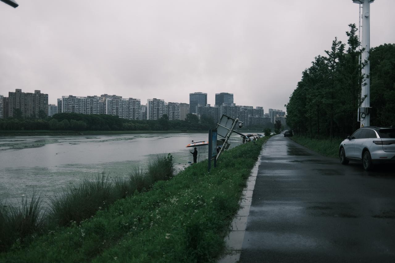 江南梅雨季华为pura90promax与富士X100v谁拍的更好看？摄影 手机摄