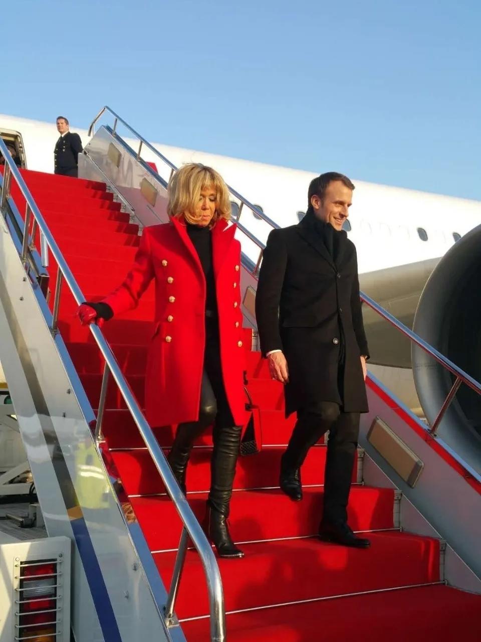 12月5号清晨，成都锦城湖公园好多人偶遇法国总统马克龙了！他刚从北京到成都，没歇