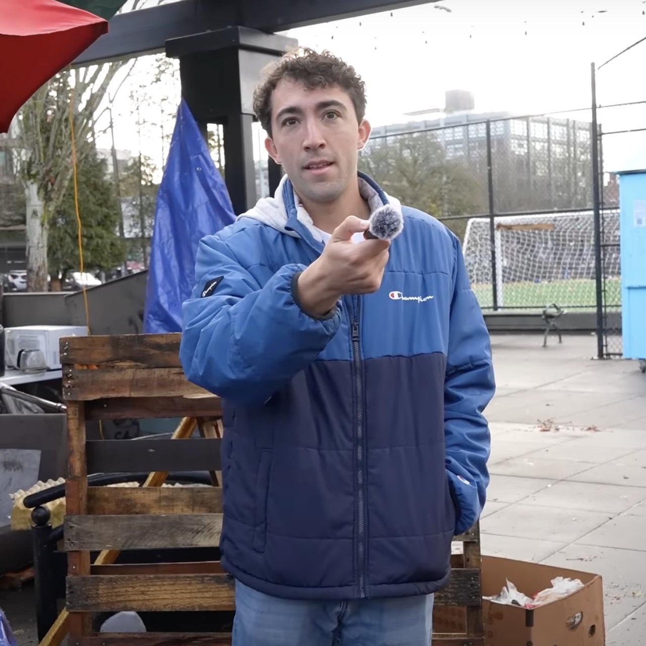 印度那边要炸锅了。

美国小哥说到做到，刚刚发布了完整的印度泼粪节纪录片，4K高