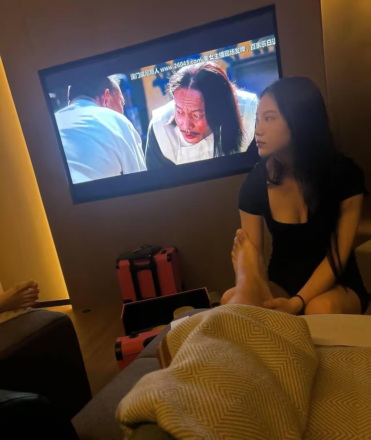 为什么沐足店的女人都离婚了，或者即将离婚？

我们店里有一个叫阿红的技师，在店里