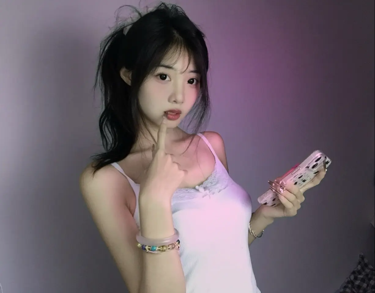 装美女好累 还好我是真的爱装。