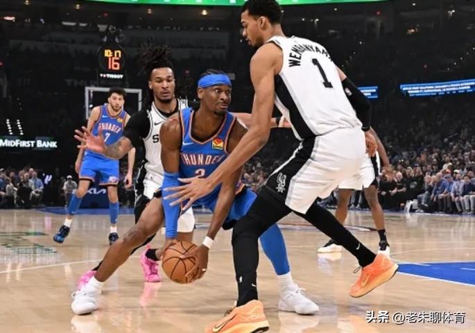 非要惹他干嘛！这下满意了吧？
在文班亚马发表自己应该获得本赛季常规赛MVP后，雷