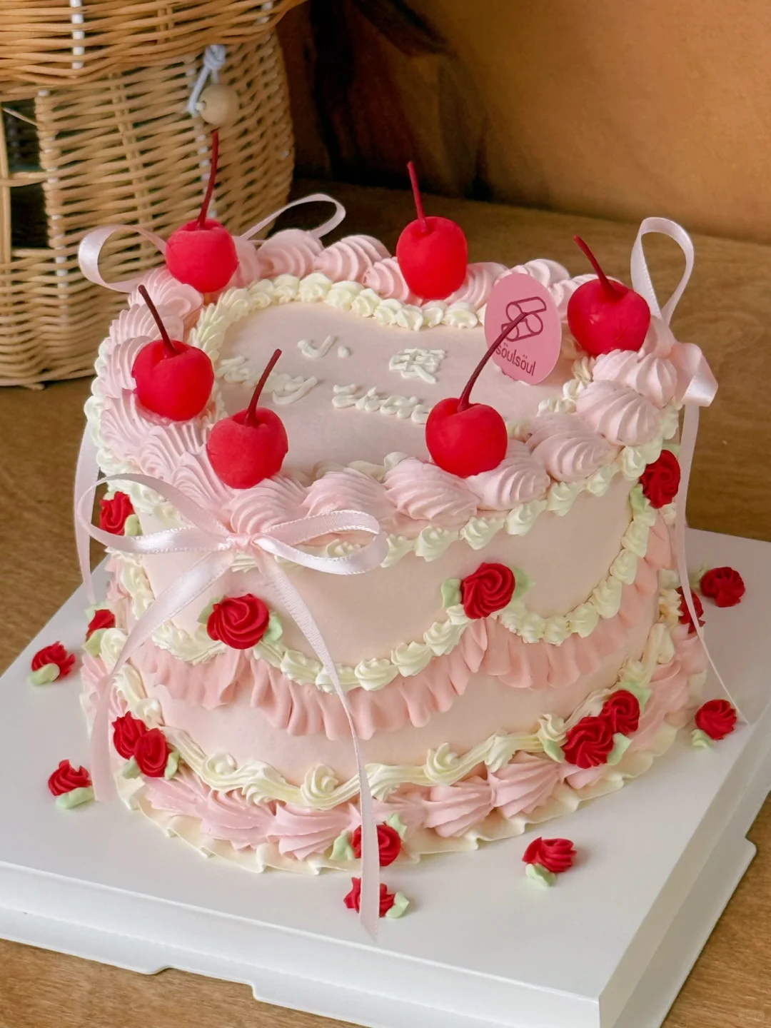 复古裱花爱心蛋糕