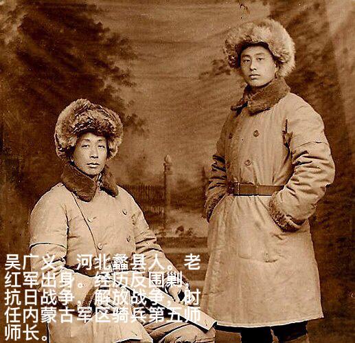 1950年，我军包围了 300 多名土匪，指挥员下令开火为战友报仇，谁知，师长赶