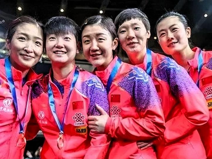 当今世界乒坛女子单打前50名人种构成：
1、黄种人：44人，占比88%
2、白种