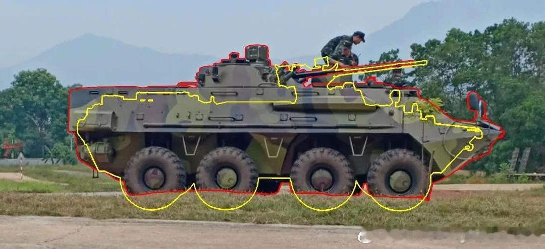 越南XTC-03大八轮和俄罗斯BTR-82A尺寸对比 