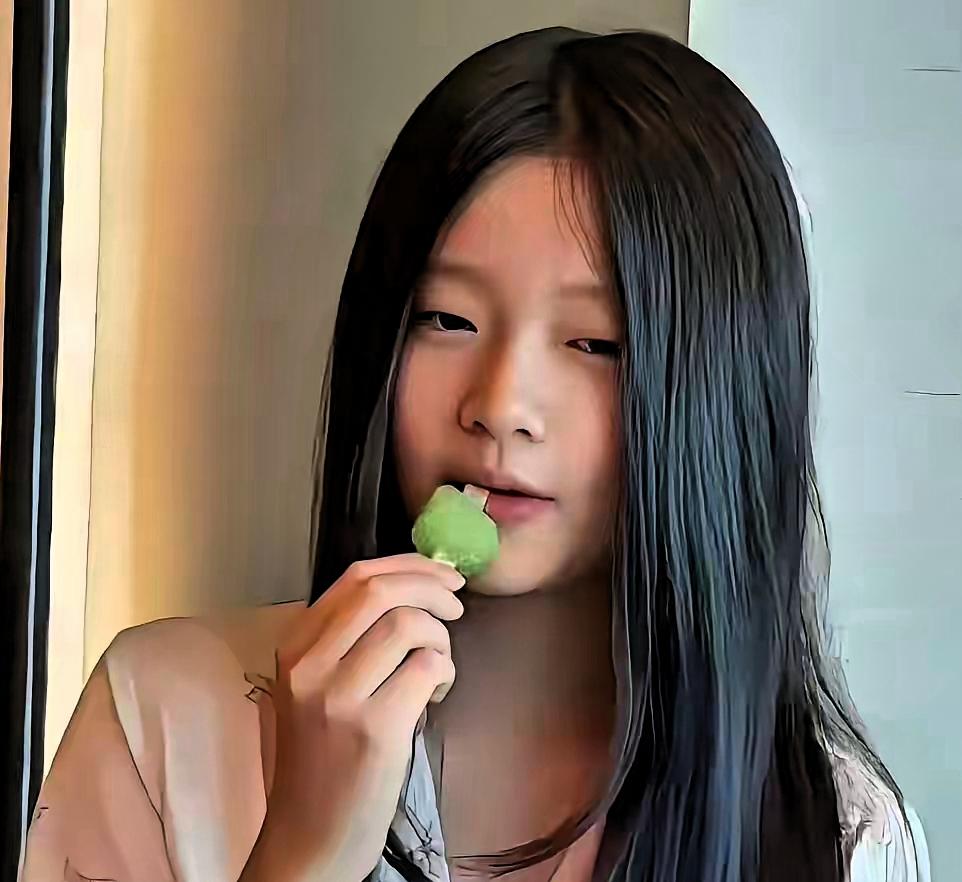小汪宝来了，马筱梅她变了，大家心里都明白，她不再装了，她说，他们姓汪，不姓马，她