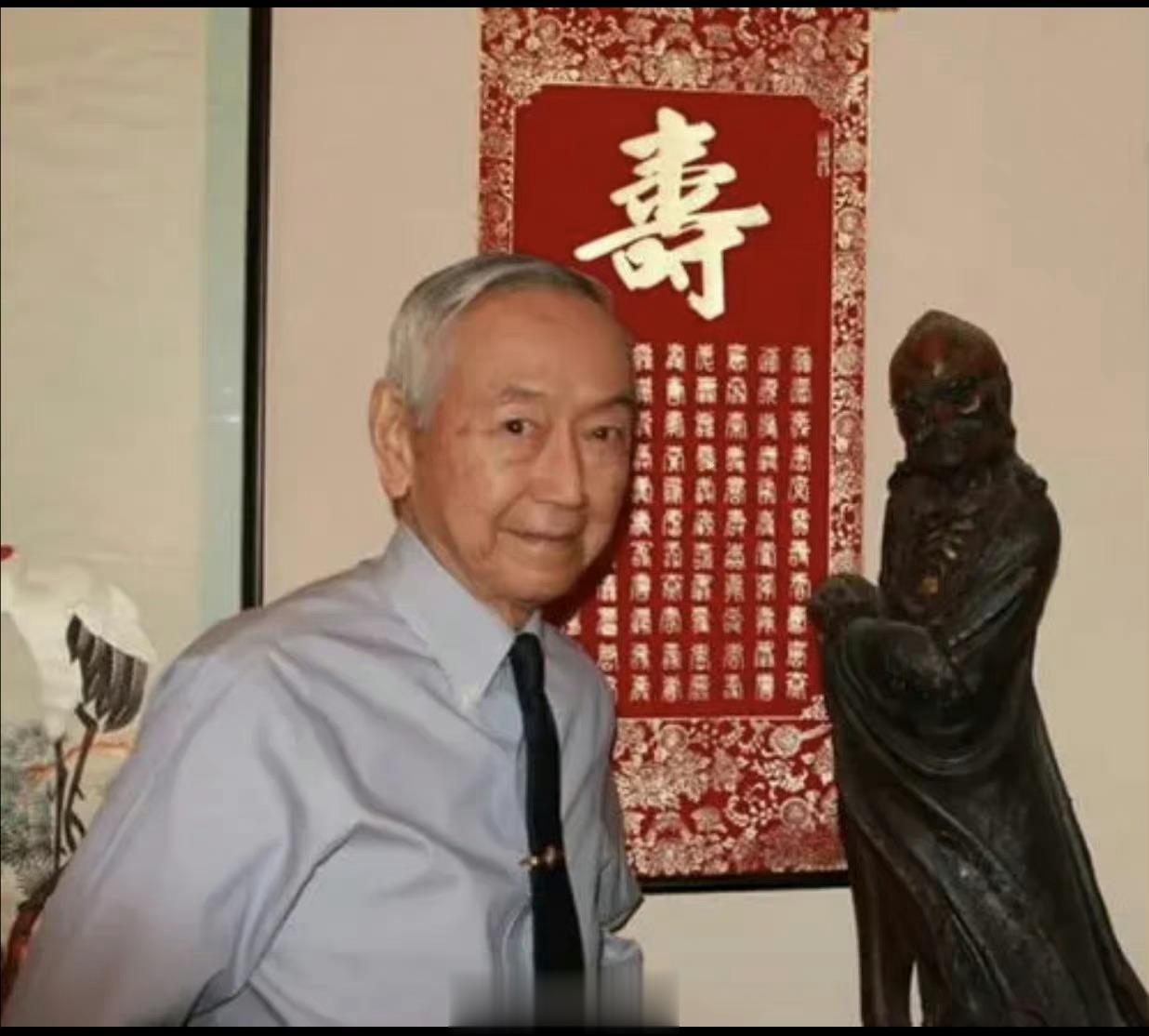 牠！终于绝户了！2014年，美国。结过两次婚，88岁的吕超然去世了，牠终身无子嗣