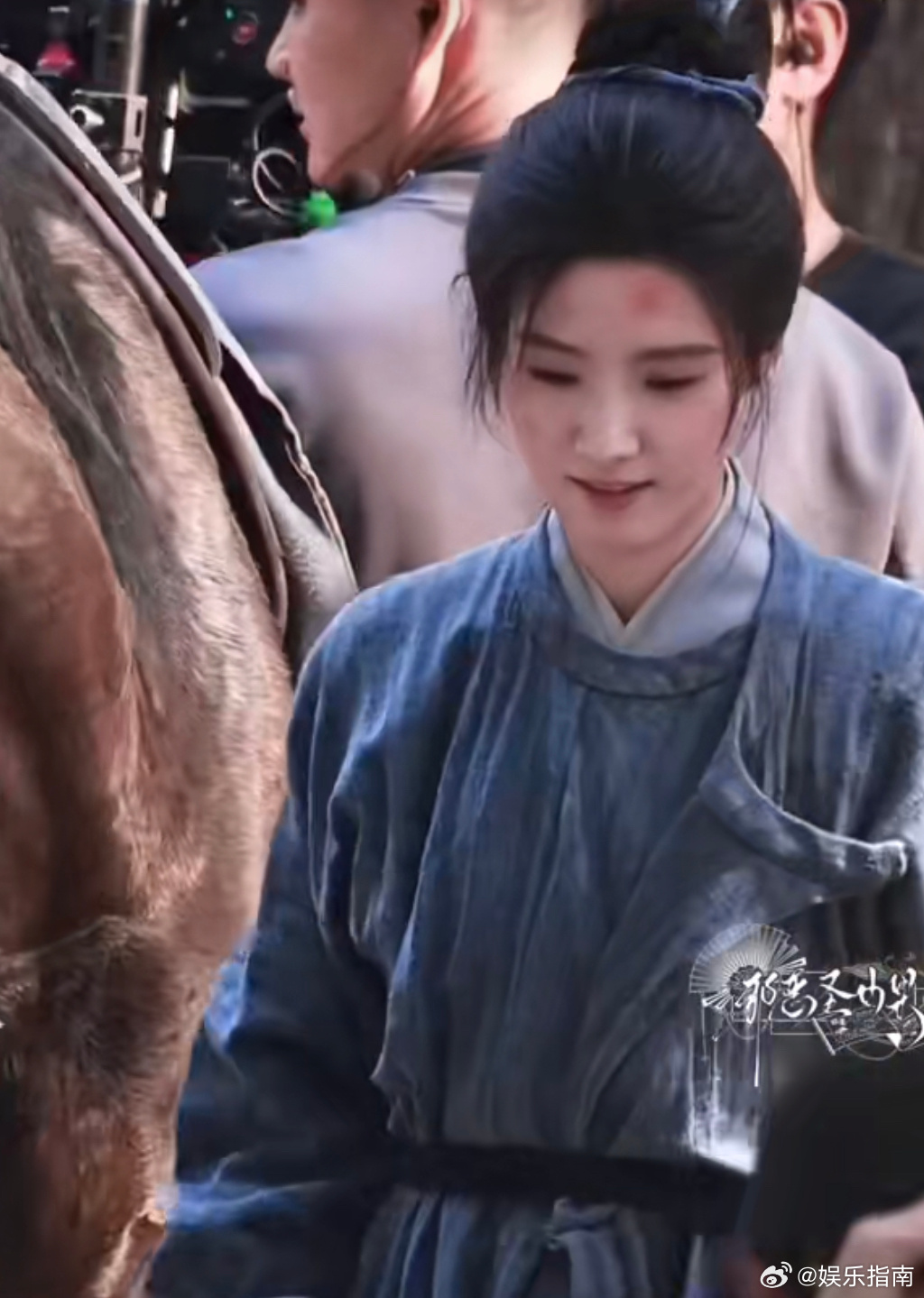 卢昱晓《何不同舟渡》南衣战损妆路透，脏脏包俊俏少年！ 