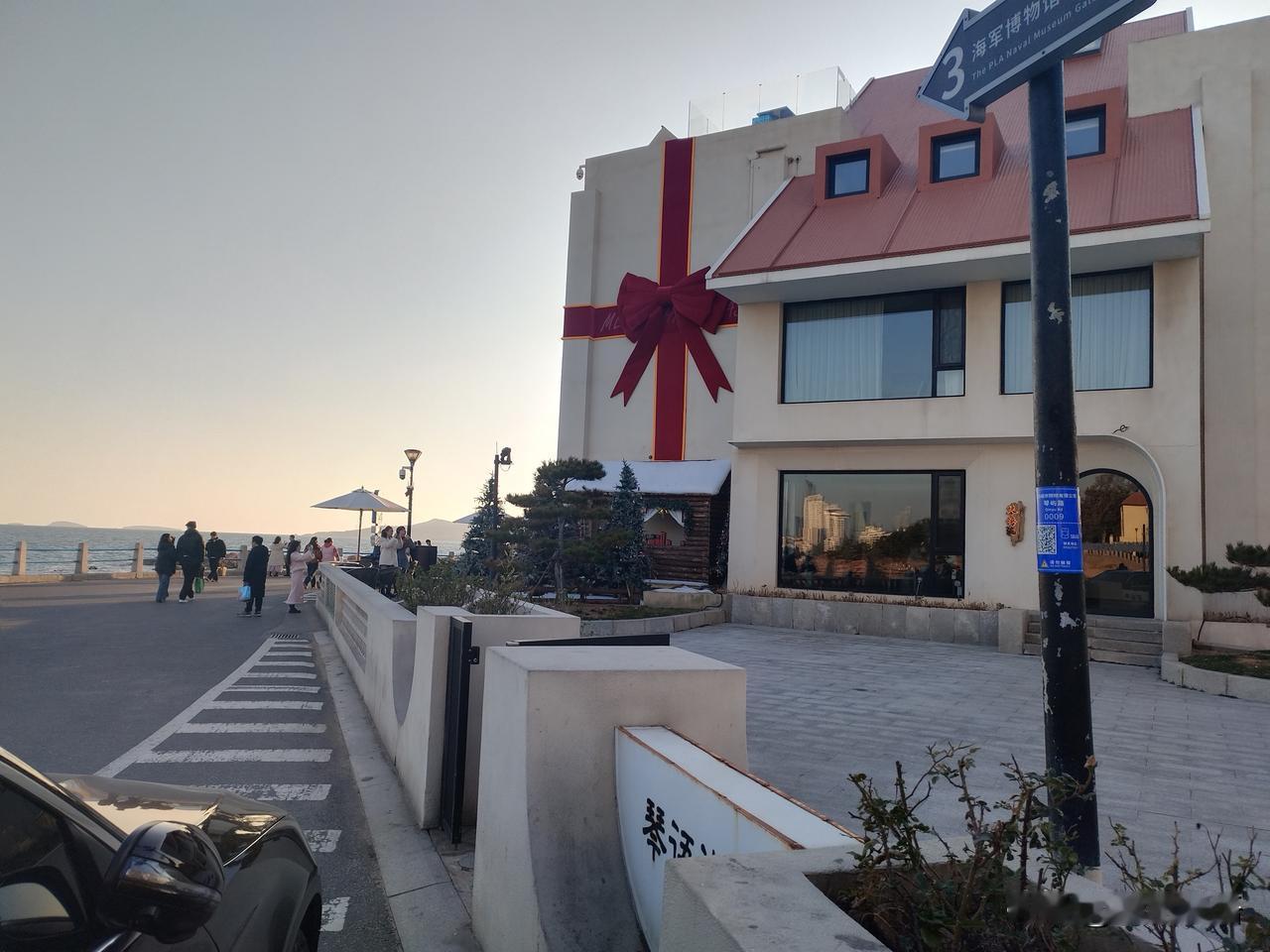 今天在手机上，我遇上耍流氓的事儿！不知道从哪儿冒出来一段声音，莫名其妙就开始响…