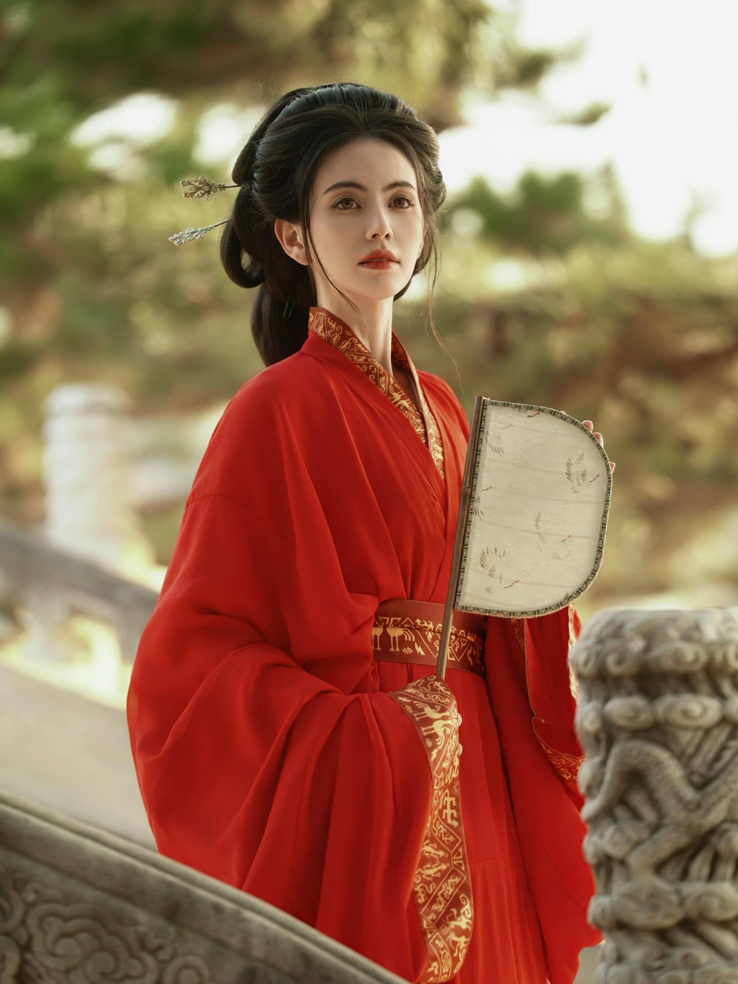 好努力的营业哦 ，Mai 姐都跑北京拍上古风了 ，这个地方貌似是北京古代建筑博物