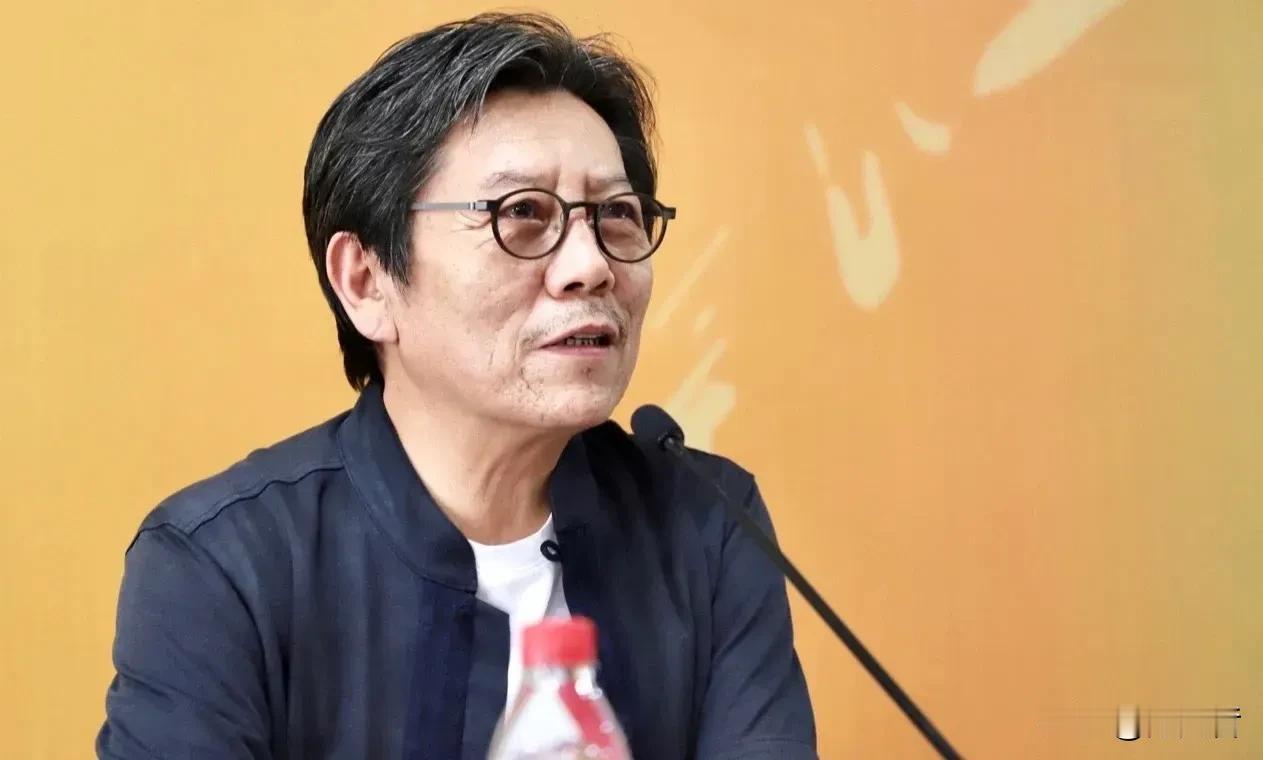 中书协原副秘书长、草书委员会原副主任张旭光先生取法王羲之，另辟蹊径，在王字格调上