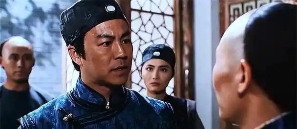 谭嗣同的父亲，官至署理湖广总督，放在晚清也算一方封疆大吏了。可让人想不通的是，儿