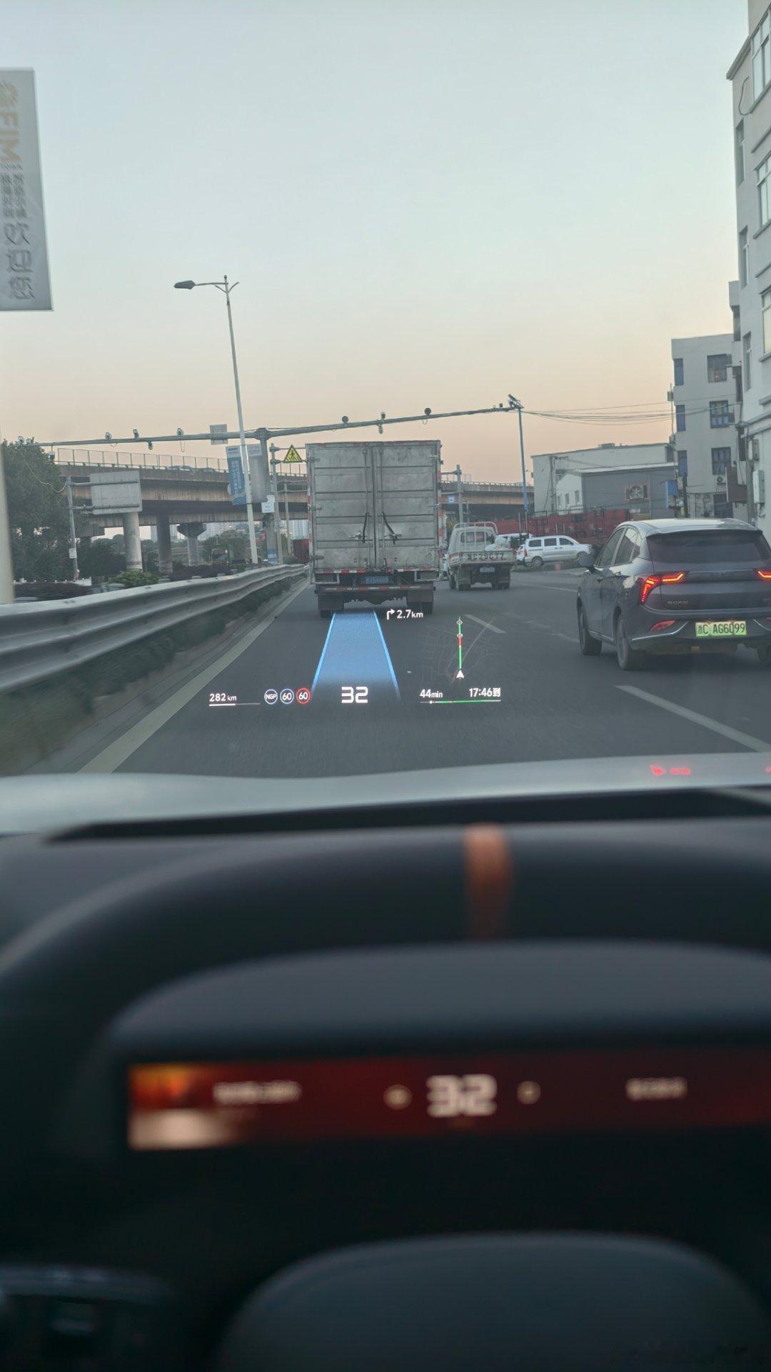 从油车时代开始，一直不喜欢HUD，一开始提G7 p7以后对这个HUD内心其实是不