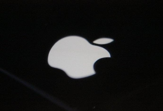 【曝苹果削减iPhone18Pro订单】10月9日，据报道，因需求疲软，苹果削减